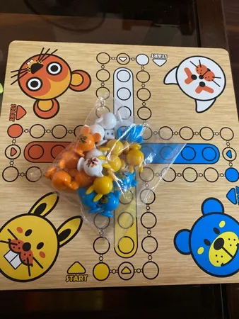 بازی منچ و مارپله تخته چوبی مدل Animals