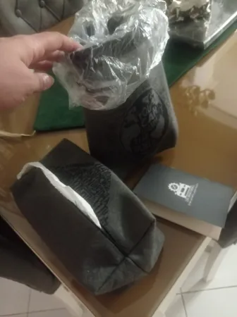 سطل زباله خودرو این چنتا مدل Earth به همراه جای دستمال کاغذی و دفترچه سرویس خودرو