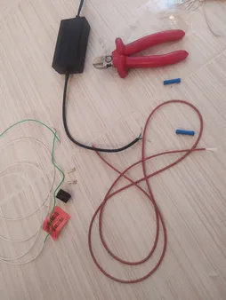 المنت ۱۲ ولت الکترومکانیک سیلیکونی ۱۳۰ سانتیمتری