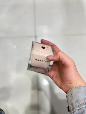 تستر ادو پرفیوم زنانه نارسیسو رودریگز مدل Narciso Poudree حجم 90 میلی لیتر