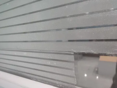 شیشه مات کن طرح کرکره ای کد 1012