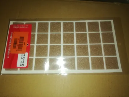 پد پایه مبل و صندلی 2.5*2.5 سانت مدل 005 بسته 32 عددی