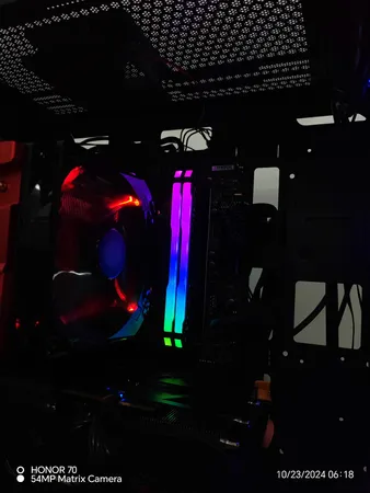 رم دسکتاپ DDR4 دو کاناله 3600 مگاهرتز CL18 کورسیر مدل VENGEANCE RGB PRO ظرفیت 16 گیگابایت