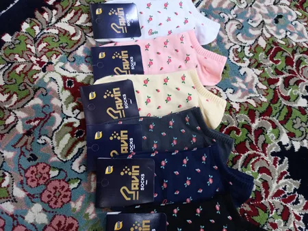 جوراب زنانه پاوین مدل گل گلی مجموعه 6 عددی