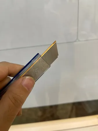 تیغ کاتر مدل لبه تیتانیوم 14 خط شکست بسته 10عددی