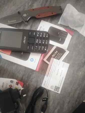 گوشی موبایل جی ال ایکس مدل R2402