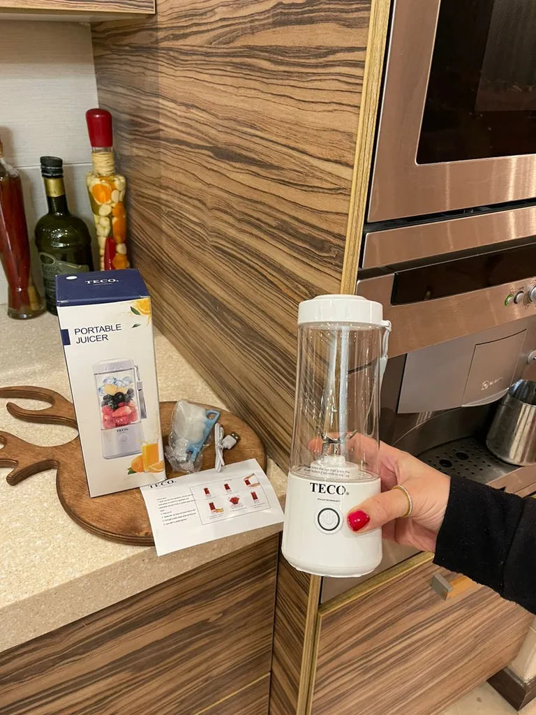 شیکر شارژی تکو مدل T400 گنجایش 0.4 لیتر