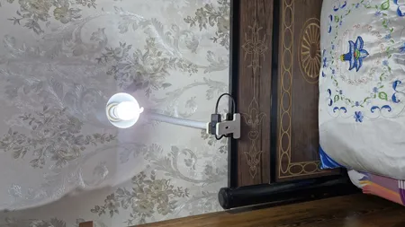 چراغ مطالعه صنایع‌ کریم‌ زاده مدل گیره ای کد CL-115