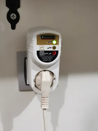 محافظ ولتاژ الکترونیکی نمودار کنترل مدل M117 طرح سورنا مناسب پکیج، کامپیوتر و لوازم صوتی تصویری