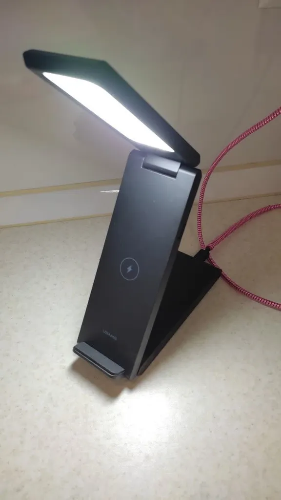 شارژر بی سیم 15 وات یوسمز مدل CD181