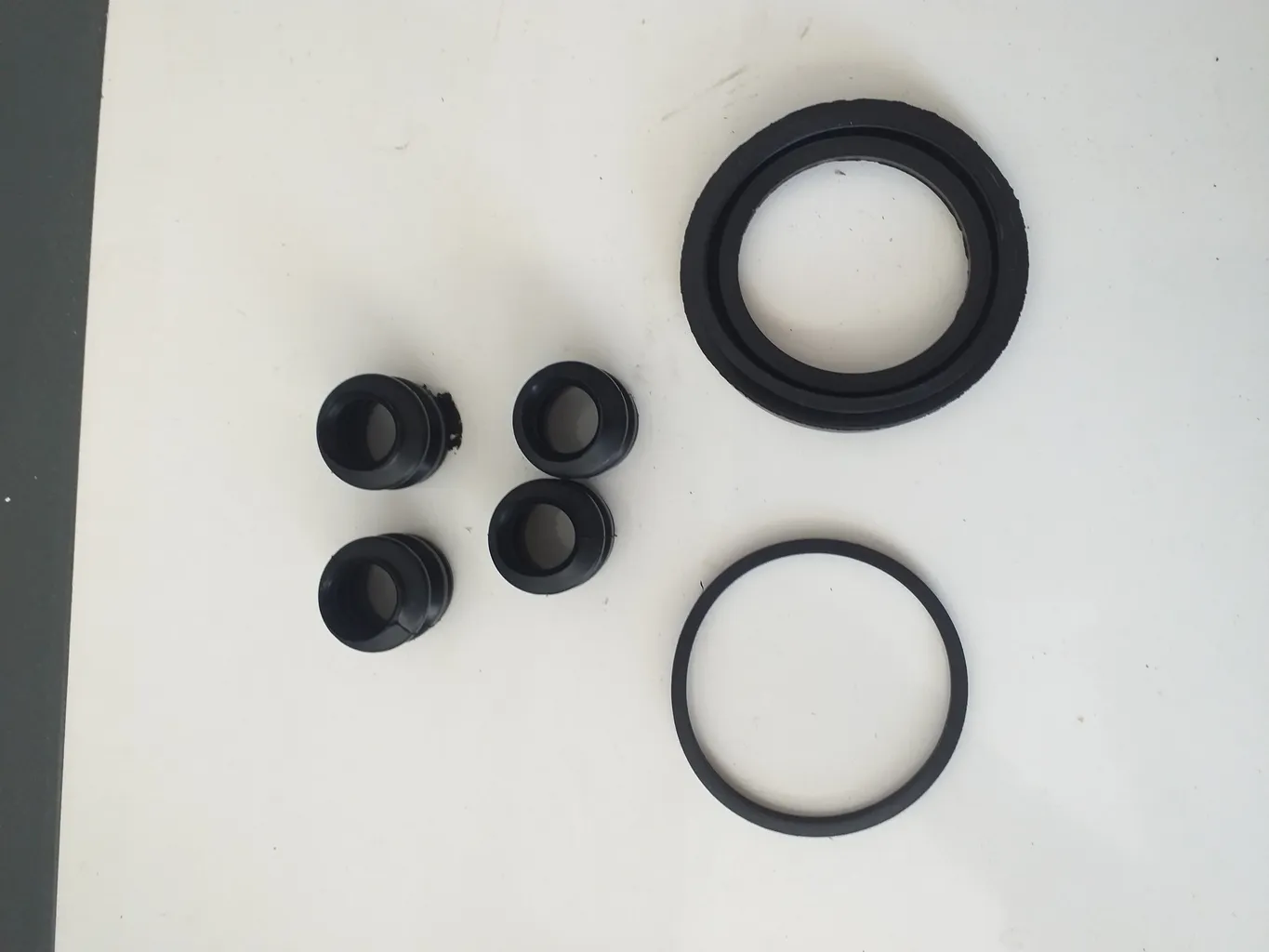 لوازم سیلندر ترمز چرخ جلو یدک چی کد 60448 مناسب برای تیبا مجموعه 6 عددی