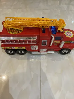 ماشین آتش نشانی قدرتی مدل نردبان دار