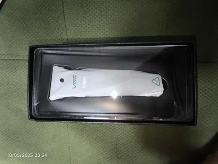 ماشین اصلاح موی سر و صورت وی جی ار مدل PROFESSIONAL V_00937