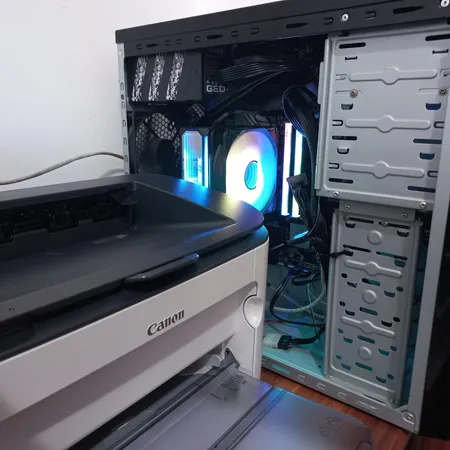 منبع تغذیه کامپیوتر گرین مدل GP700A-GED