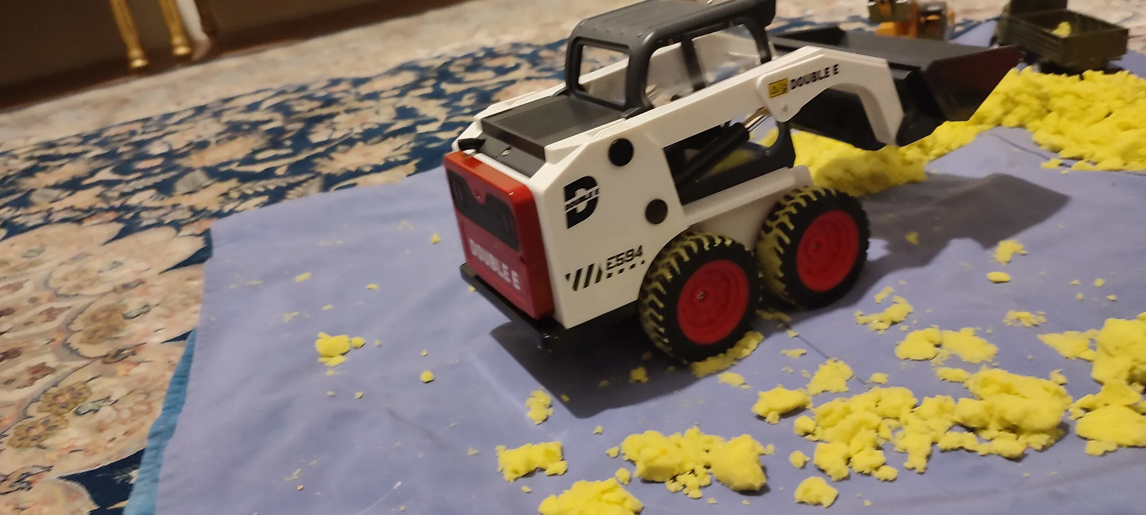 ماشین بازی کنترلی دبل ای مدل Loader Tractor