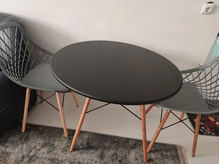 میز و صندلی ناهارخوری دو نفره مدل الماس فایبرگلاس پایه ایفلی GM