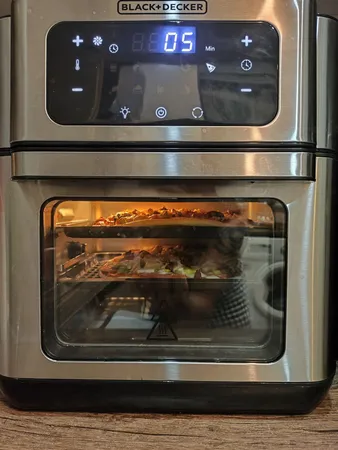 هواپز 12 لیتری بلک اند دکر مدل AOF-100-B5