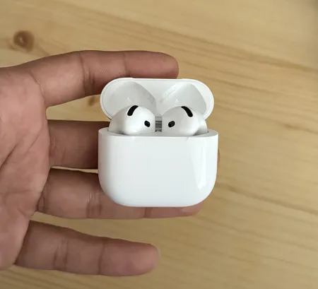 هدفون بلوتوثی اپل مدل AirPods 4