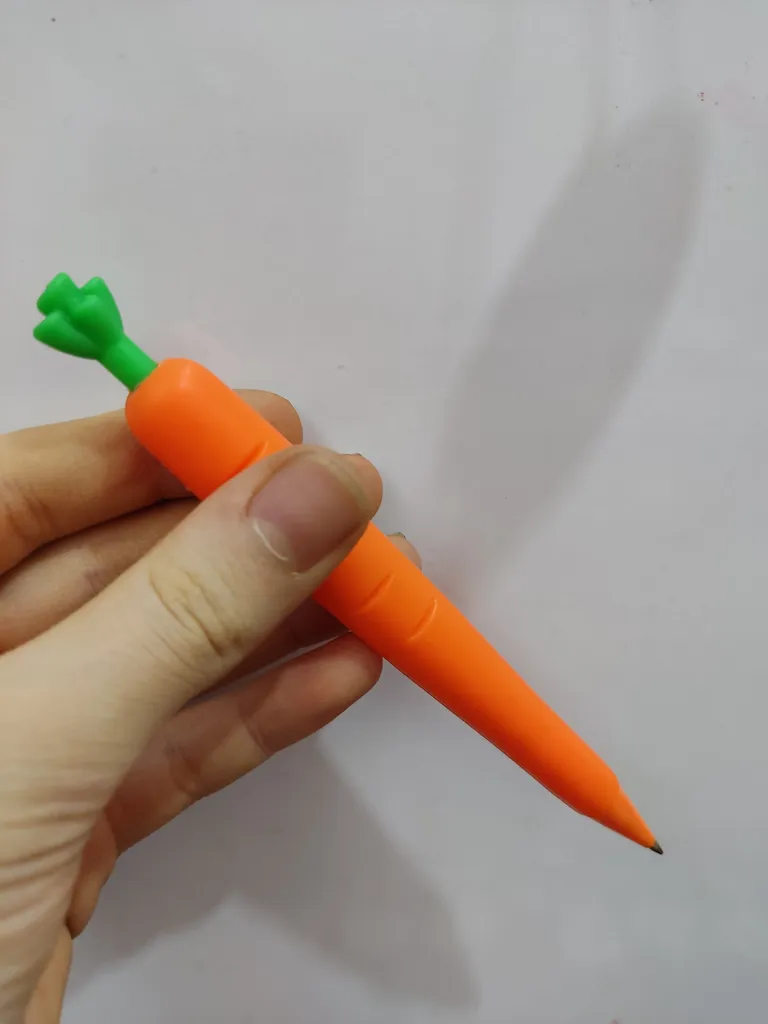 مداد نوکی 0.5 میلی متری طرح هویج مدل yz5331 کد 133928