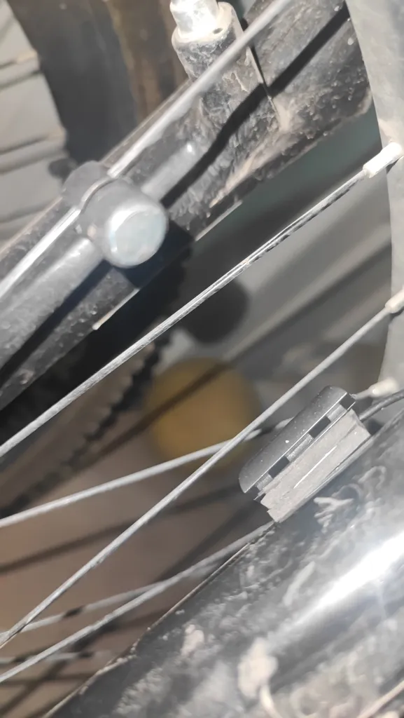 چراغ جلوی دوچرخه مدل 4 کاره دیجیتالی FY317