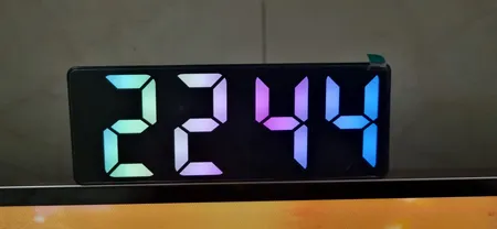 ساعت رومیزی دیجیتال مدل صفحه رنگی کد GH0725D