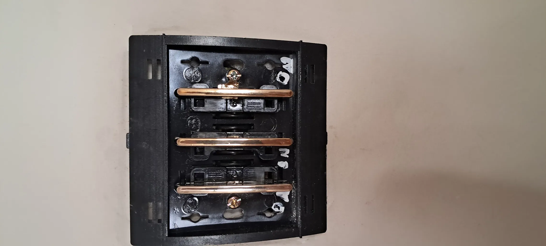 کلید کولر صنایع آسیا الکتریک مدل کریستال BLK-GLD