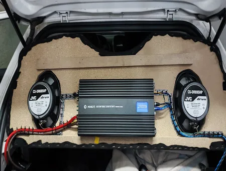 آمپلی فایر خودرو لئودئو مدل LC804