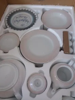 سرویس غذاخوری 102 پارچه چینی زرین ایران سری ایتالیا اف مدل مریدین درجه عالی