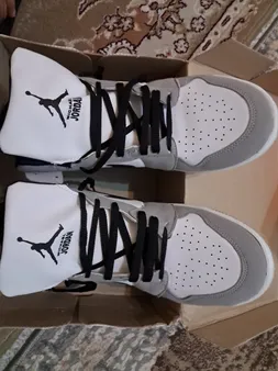 کفش مخصوص دویدن مدل Air Jordan 1 Mid Light Smoke