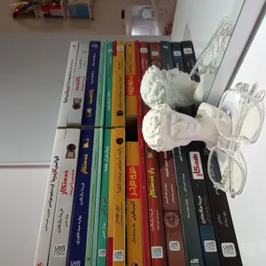 تجریه خرید کتاب خدمتکار اثر فریدا مک‌فادن ترجمۀ بهاره غفوری و بهناز همتی و مریم موسوی نشر آذرگون 3 جلدی