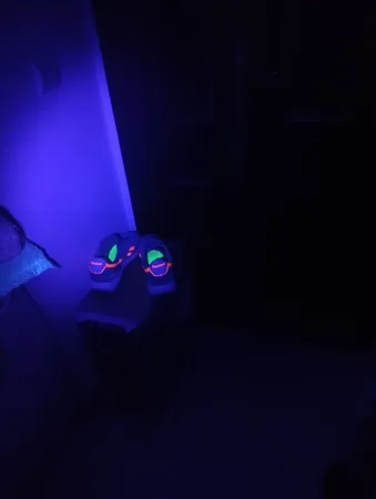 چراغ قوه دستی مدل HW-F600