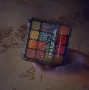 تجریه خرید پالت سایه چشم انی لیدی مدل fantasy