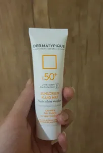 تجریه خرید فلوئید ضدآفتاب بی‌رنگ درماتیپیک SPF50 مدل Fluid mat، مناسب پوست‌های چرب و مختلط، حجم 40 میلی‌لیتر