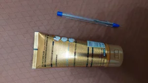 تجریه خرید کرم ضدآفتاب بدون رنگ وکالی SPF90 مدل 01 مناسب برای انواع پوست‌ها، حجم 130 میلی‌لیتر