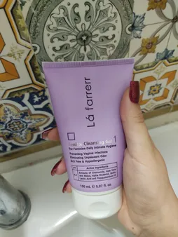 ژل بهداشتی بانوان لافارر مدل 01 مناسب قبل از یائسگی حجم 150 میلی لیتر