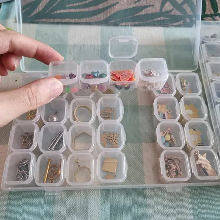 جعبه ابزار خیاطی مدل نظم دهنده منجوق کد 00