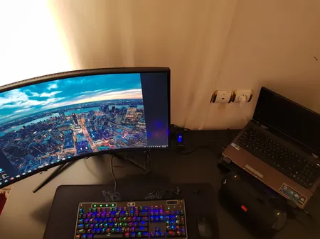 میز کامپیوتر مینیماتک مدل Flex 140