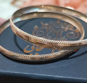 تجریه خرید النگو طلا 18 عیار زنانه طلای مستجابی مدل اسپرلوس کد 03