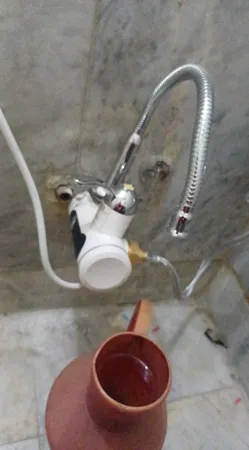 شیر آبگرمکن‌دار برقی مدل D11