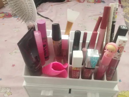 استند لوازم آرایشی مدل 06