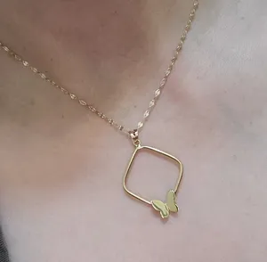 تجریه خرید آویز گردنبند طلا 18 عیار زنانه گنجینه هنر خوش نشین مدل پروانه کد M49