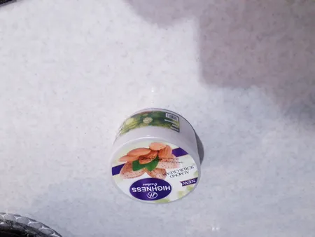 اسکراب لایه بردار پوست انشور هاینس مدل Almound حجم 250 میلی لیتر