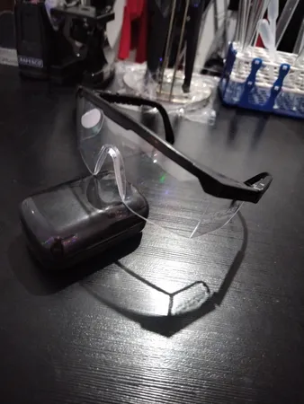 عینک محافظ آزمایشگاهی مدل STAR