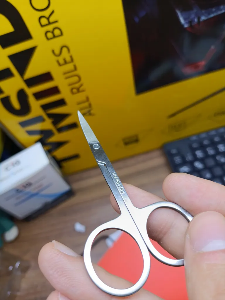 قیچی ابرو پاستل مدل ARC-G