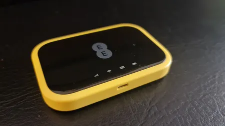 مودم 4.5G قابل حمل الکاتل مدل EE70