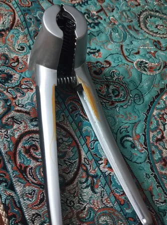 گردو شکن جی فی نی مدل 01