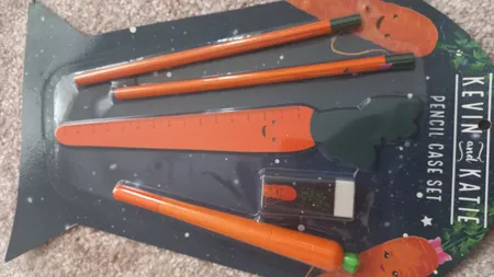 بسته لوازم التحریر مدل هویج بسته 6 عددی