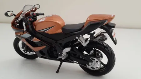 موتور بازی مایستو مدل Suzuki GSX R1000