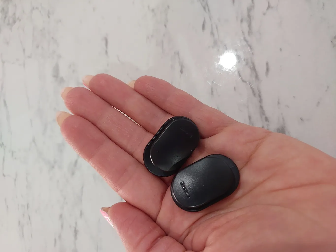 پد نگهدارنده اشیاء داخل خودرو باسئوس مدل Small Hook بسته 4 عددی