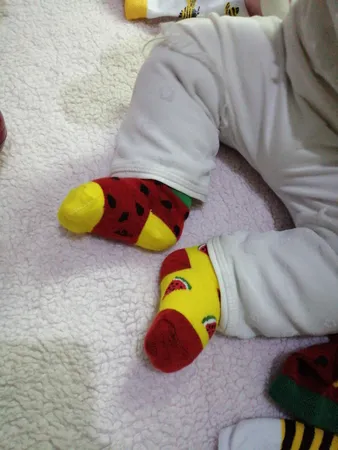 جوراب دخترانه طرح هندوانه